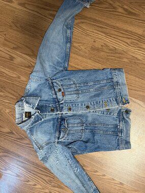 Vintage Lee Light Wash Ripped Denim Jacket Size Small